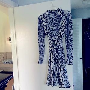 Elie Tahari size 4 dress preowned black, navy & white, lined, almost brand new